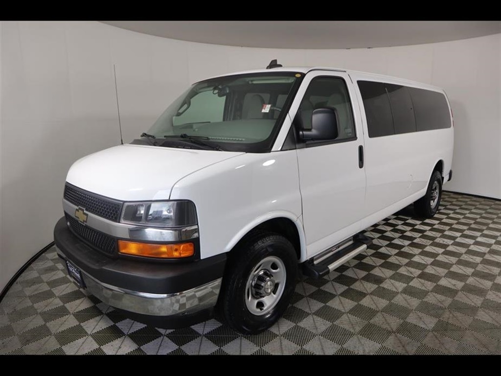 Pre-Owned 2017 Chevrolet Express 3500 LT Extended Passenger Van